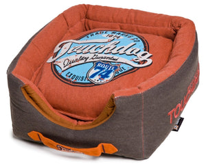 Touchdog Convertible and Reversible Vintage Printed Squared 2-in-1 Collapsible Dog House Bed - Pet Totality