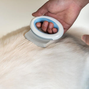 Pet Life  'Knuckler' Handheld Travel Flexible Grooming Pet Rake Comb - Pet Totality